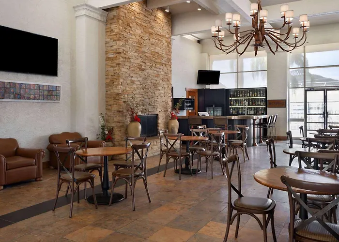 Ramada By Wyndham Hotel Tucson
