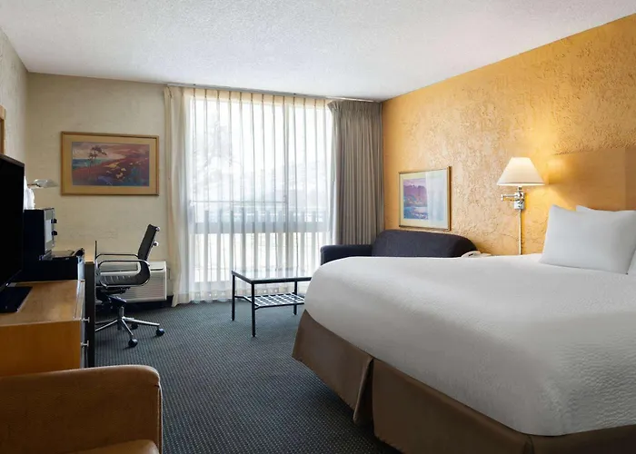 Hotel Ramada By Wyndham Tucson