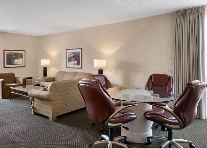 Ramada By Wyndham 3*
