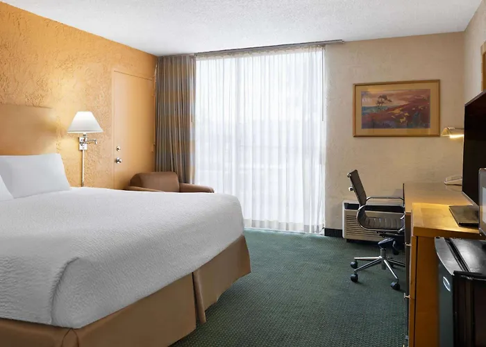 Ramada By Wyndham Hotel 3*