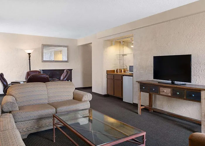 Ramada By Wyndham 3*