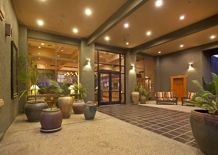 Ramada By Wyndham Hotel Tucson