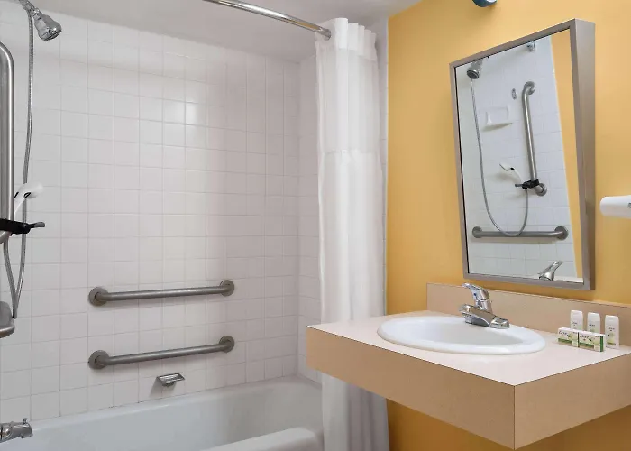Ramada By Wyndham Hotel 3*