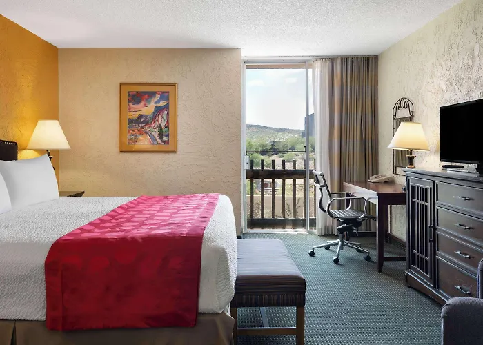 Hotel Ramada By Wyndham Tucson