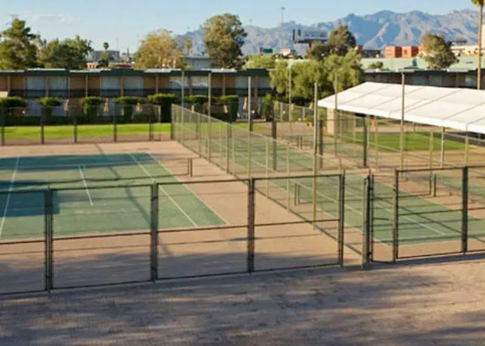 Hotel Ramada By Wyndham Tucson